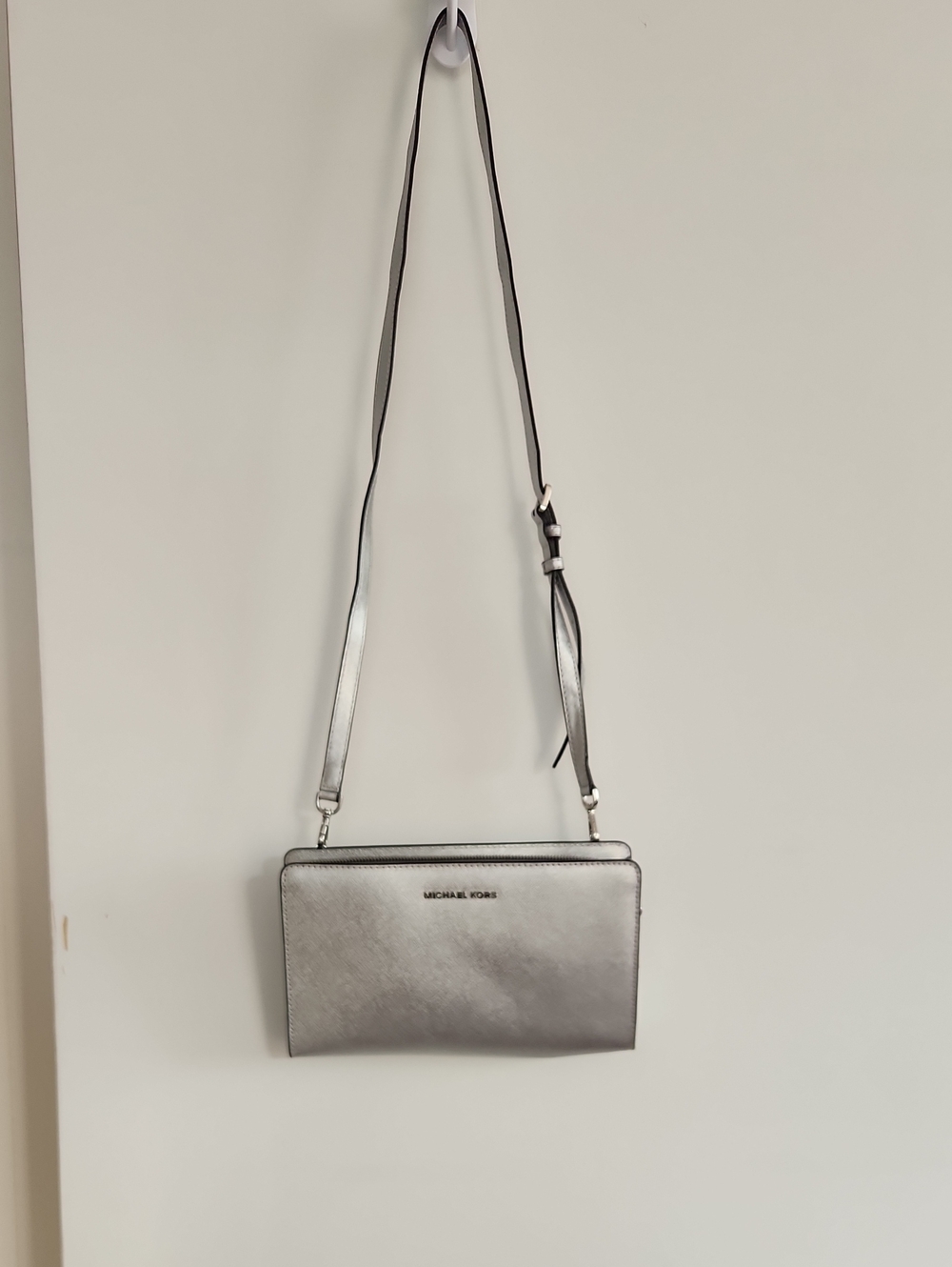 Michael Kors Metallic Silver Crossbody Wallet Bag